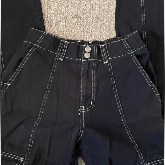 Tilly’s RSQ Black Cargo Pants - Picture 2 of 3